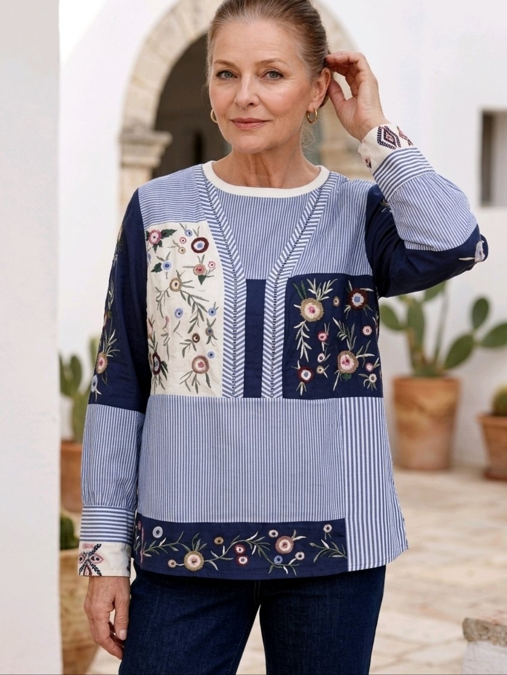 Upbeat, Lighthearted Chico's Size 2 (12-14) Navy Tunic With Floral  Embrodery